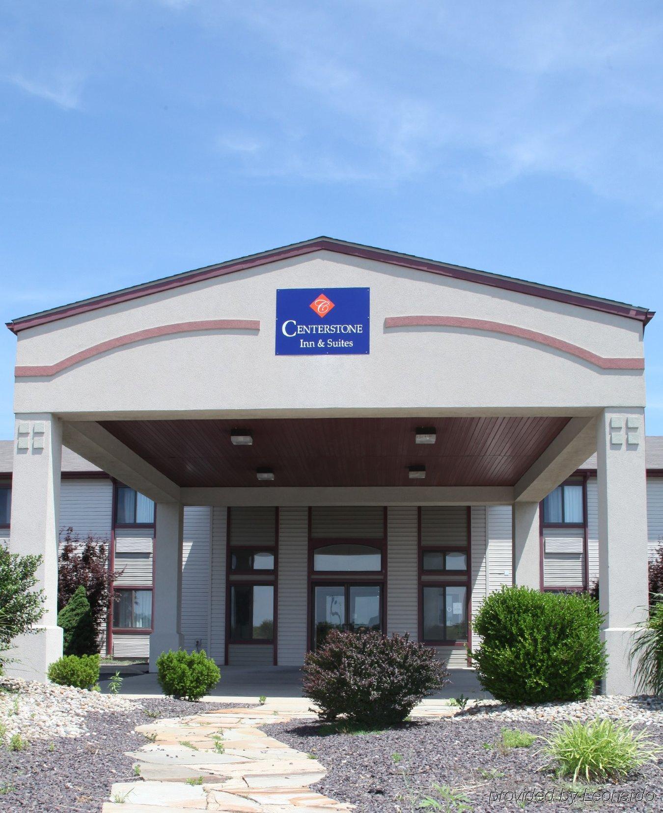 Centerstone Inn & Suites Carlyle Εξωτερικό φωτογραφία